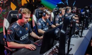 Breaking into the World of Esports How to Become a Pro Player